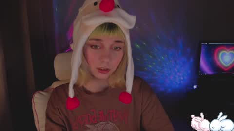 MylaFlores online show from December 2024 02:04:01 AM