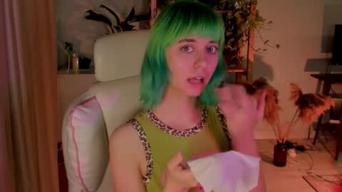 MylaFlores online show from October 2025 09:45:02 PM