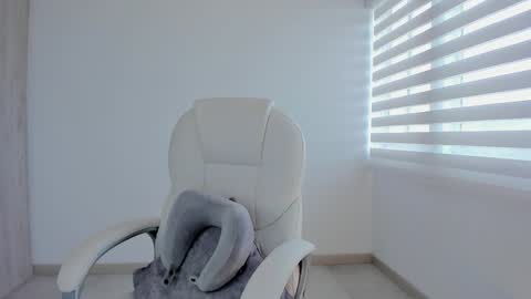 Myle online show from January 2025 09:06:01 PM