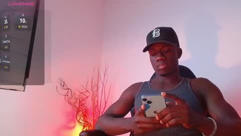 Mylo Wallace  online show from January 2025 03:15:02 AM