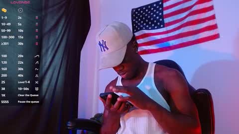 Mylo Wallace  online show from October 2025 07:14:02 PM