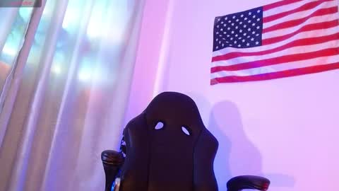 Mylo Wallace  online show from October 2025 07:15:02 PM