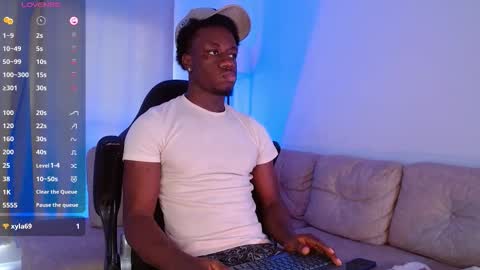 Mylo Wallace  online show from February 2026 01:05:02 PM