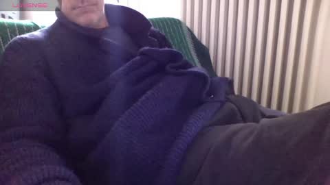 Snapshot of mynakedbeach chatting on January 2025 10:41:01 AM Bi sexy guy lovense hush is on private is open or password show tip if you like. online show from January 2025 10:41:01 AM