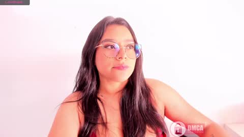 Snapshot of mypretty_isabella chatting on December 2024 08:48:01 PM Bella online show from December 2024 08:48:01 PM