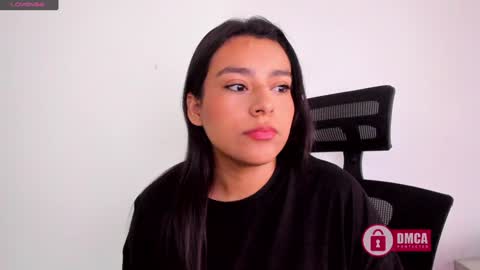 Snapshot of mypretty_isabella chatting on January 2025 11:25:01 AM Bella online show from January 2025 11:25:01 AM