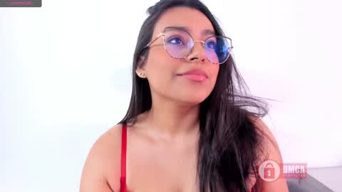 Snapshot of mypretty_isabella chatting on January 2025 02:58:02 PM Bella online show from January 2025 02:58:02 PM