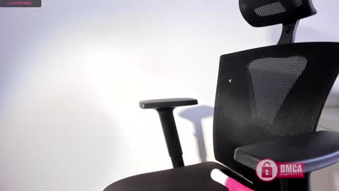 Snapshot of mypretty_isabella chatting on January 2025 01:05:02 PM Bella online show from January 2025 01:05:02 PM