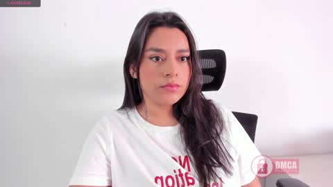 Snapshot of mypretty_isabella chatting on January 2025 02:25:02 PM Bella online show from January 2025 02:25:02 PM