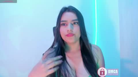 Snapshot of mypretty_isabella chatting on October 2025 12:08:02 AM Bella online show from October 2025 12:08:02 AM
