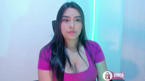 Snapshot of mypretty_isabella chatting on October 2025 12:00:01 AM Bella online show from October 2025 12:00:01 AM