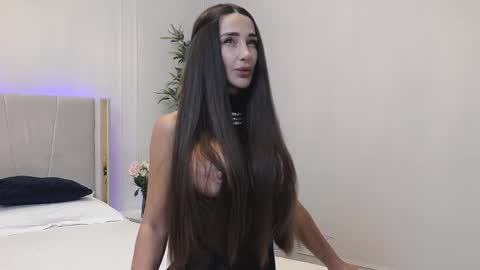 Snapshot of myriamfox_ chatting on December 2025 09:25:01 AM Miryam online show from December 2025 09:25:01 AM
