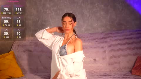 Snapshot of myriamfox_ chatting on February 2026 07:35:02 AM Miryam online show from February 2026 07:35:02 AM