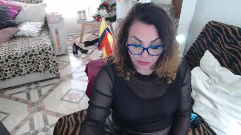 Snapshot of myrnasexxx chatting on December 2025 07:53:02 PM Myrna Sessions online show from December 2025 07:53:02 PM