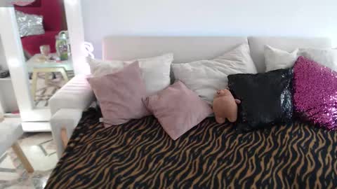 Snapshot of myrnasexxx chatting on December 2025 06:48:02 PM Myrna Sessions online show from December 2025 06:48:02 PM