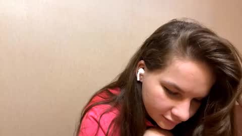 Luna online show from November 2025 02:01:02 AM