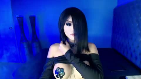 queen nicole online show from March 2025 04:12:02 AM