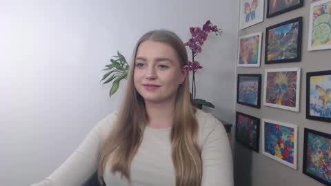 Snapshot of mysteryericax chatting on December 2024 04:17:01 PM Erica online show from December 2024 04:17:01 PM