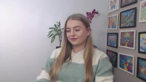 Snapshot of mysteryericax chatting on December 2024 04:17:01 PM Erica online show from December 2024 04:17:01 PM