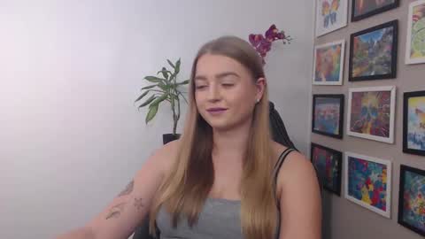 Snapshot of mysteryericax chatting on December 2024 12:51:02 PM Erica online show from December 2024 12:51:02 PM