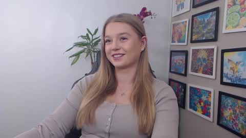 Snapshot of mysteryericax chatting on December 2024 09:24:01 AM Erica online show from December 2024 09:24:01 AM