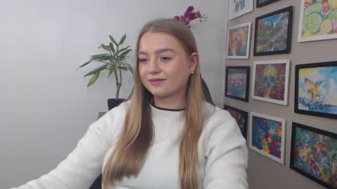 Snapshot of mysteryericax chatting on December 2024 05:22:01 PM Erica online show from December 2024 05:22:01 PM