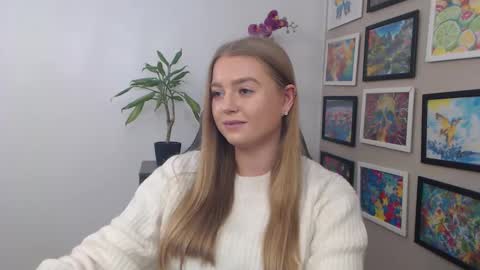 Snapshot of mysteryericax chatting on December 2024 12:07:02 PM Erica online show from December 2024 12:07:02 PM