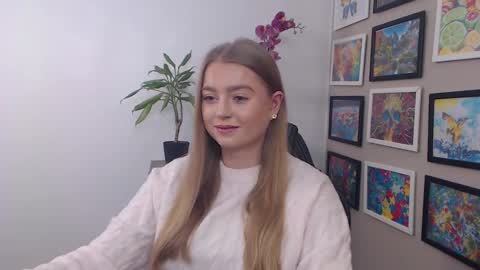 Snapshot of mysteryericax chatting on December 2024 08:37:02 AM Erica online show from December 2024 08:37:02 AM