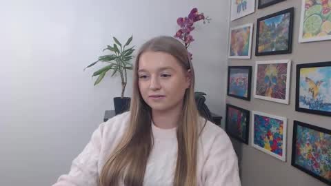 Snapshot of mysteryericax chatting on December 2024 04:19:01 PM Erica online show from December 2024 04:19:01 PM