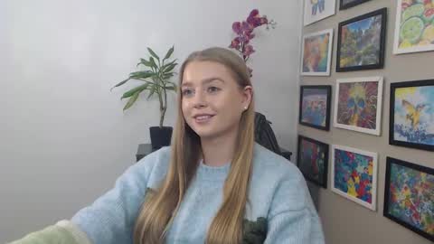 Snapshot of mysteryericax chatting on January 2025 12:09:02 PM Erica online show from January 2025 12:09:02 PM