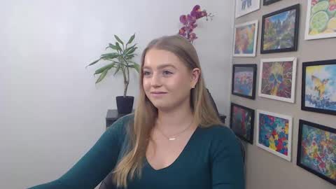 Snapshot of mysteryericax chatting on January 2025 12:47:02 PM Erica online show from January 2025 12:47:02 PM