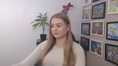 Snapshot of mysteryericax chatting on January 2025 01:03:02 PM Erica online show from January 2025 01:03:02 PM