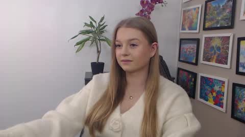 Snapshot of mysteryericax chatting on January 2025 11:56:02 AM Erica online show from January 2025 11:56:02 AM