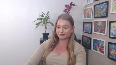 Snapshot of mysteryericax chatting on February 2025 01:59:02 PM Erica online show from February 2025 01:59:02 PM