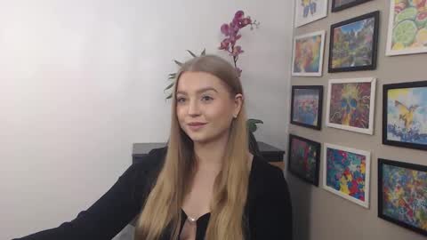 Snapshot of mysteryericax chatting on February 2025 08:11:02 AM Erica online show from February 2025 08:11:02 AM