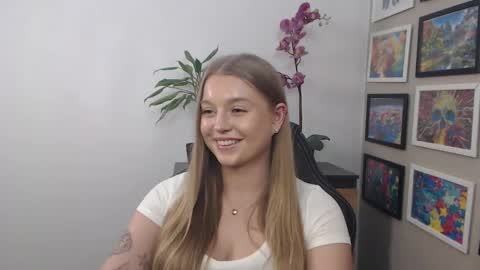 Snapshot of mysteryericax chatting on March 2025 11:23:01 AM Erica online show from March 2025 11:23:01 AM