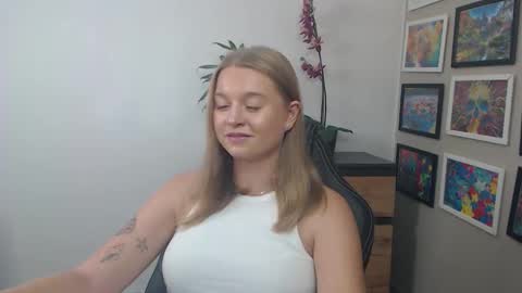 Snapshot of mysteryericax chatting on September 2025 10:04:02 AM Erica online show from September 2025 10:04:02 AM