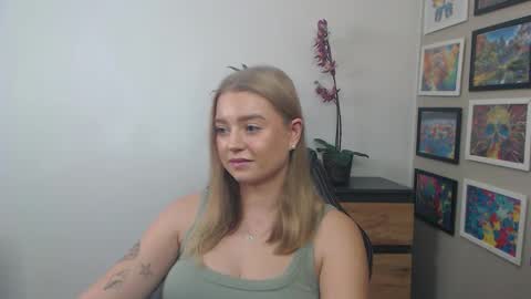 Snapshot of mysteryericax chatting on September 2025 07:30:02 AM Erica online show from September 2025 07:30:02 AM