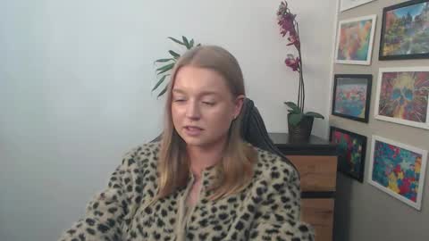 Snapshot of mysteryericax chatting on September 2025 12:19:01 PM Erica online show from September 2025 12:19:01 PM