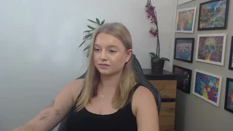 Snapshot of mysteryericax chatting on October 2025 08:23:02 AM Erica online show from October 2025 08:23:02 AM