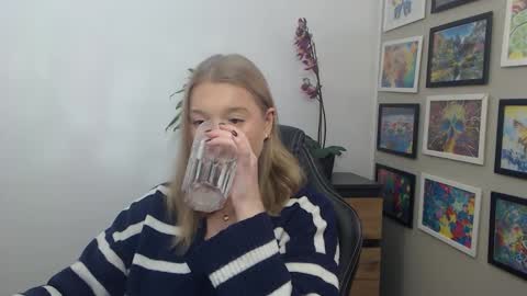 Erica online show from November 2025 10:28:02 AM