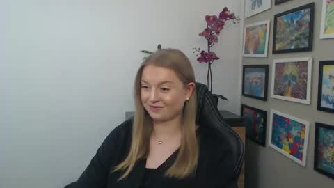 Snapshot of mysteryericax chatting on April 2026 11:24:01 AM Erica online show from April 2026 11:24:01 AM