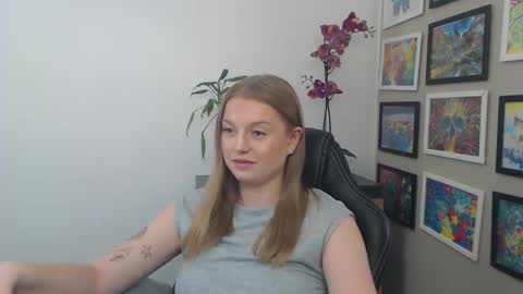 Snapshot of mysteryericax chatting on April 2026 10:28:01 AM Erica online show from April 2026 10:28:01 AM