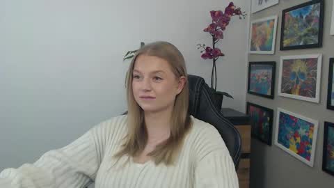 Snapshot of mysteryericax chatting on April 2026 10:24:02 AM Erica online show from April 2026 10:24:02 AM