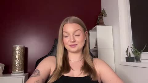 Snapshot of mysteryericax chatting on May 2026 11:29:02 AM Erica online show from May 2026 11:29:02 AM