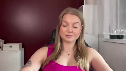 Snapshot of mysteryericax chatting on May 2026 08:20:01 AM Erica online show from May 2026 08:20:01 AM