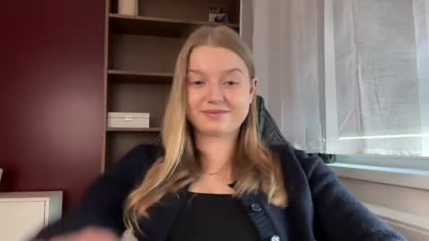Snapshot of mysteryericax chatting on May 2026 10:12:02 AM Erica online show from May 2026 10:12:02 AM