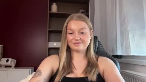 Snapshot of mysteryericax chatting on May 2026 01:50:01 PM Erica online show from May 2026 01:50:01 PM