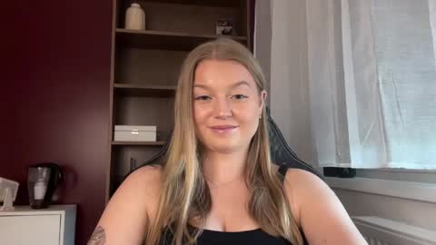 Snapshot of mysteryericax chatting on May 2026 10:44:01 AM Erica online show from May 2026 10:44:01 AM