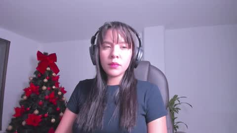 Elena online show from December 2025 11:21:01 PM